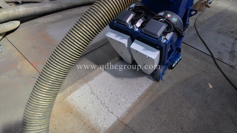 便攜式移動拋丸機(jī)施工現(xiàn)場 便攜式移動拋丸機(jī)施工現(xiàn)場